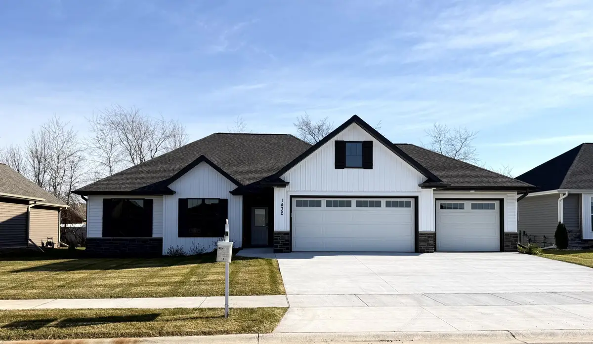 1432 Crossroads Drive, De Pere, WI 54115 - Image #1