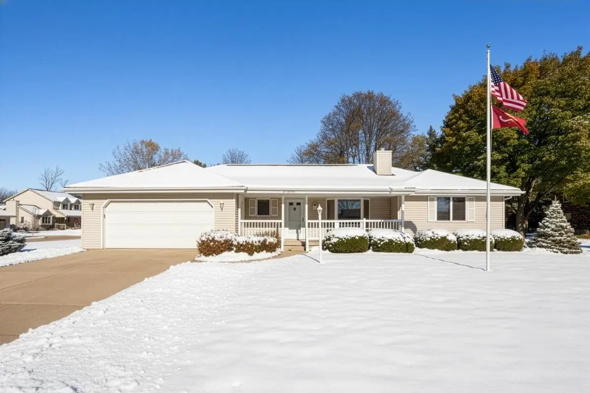 600 Karen Drive, Menasha, WI 54952-1833 - Image #1