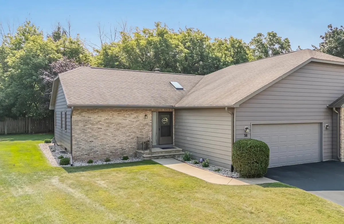38 Spencer Village Court, Appleton, WI 54914-4617 - Image #1