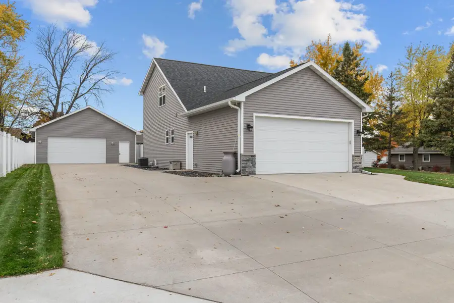 3005 Crooks Avenue, Kaukauna, WI 54130-4319 - Image #2