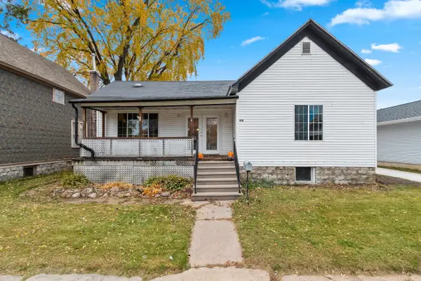 1011 Blaine Street, MARINETTE, WI 54143-2238