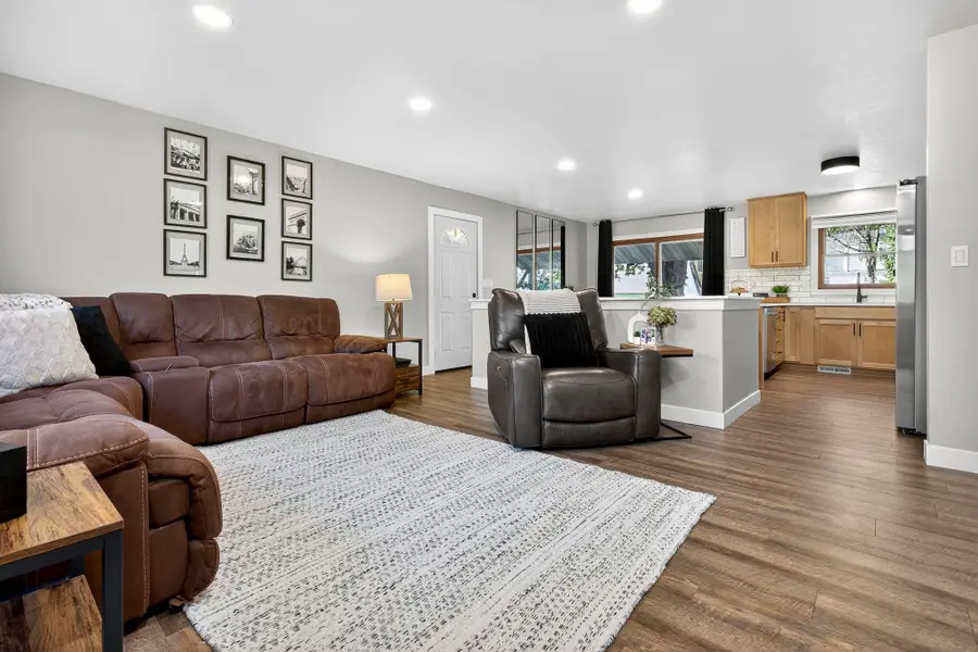 387 Lopas Street, Menasha, WI 54952 - Image #2