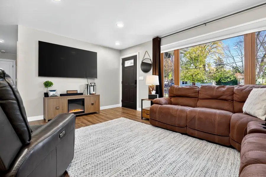 387 Lopas Street, Menasha, WI 54952 - Image #3