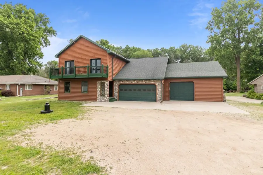 6764 Lee Harbor Lane, Oshkosh, WI 54902-9106 - Image #2