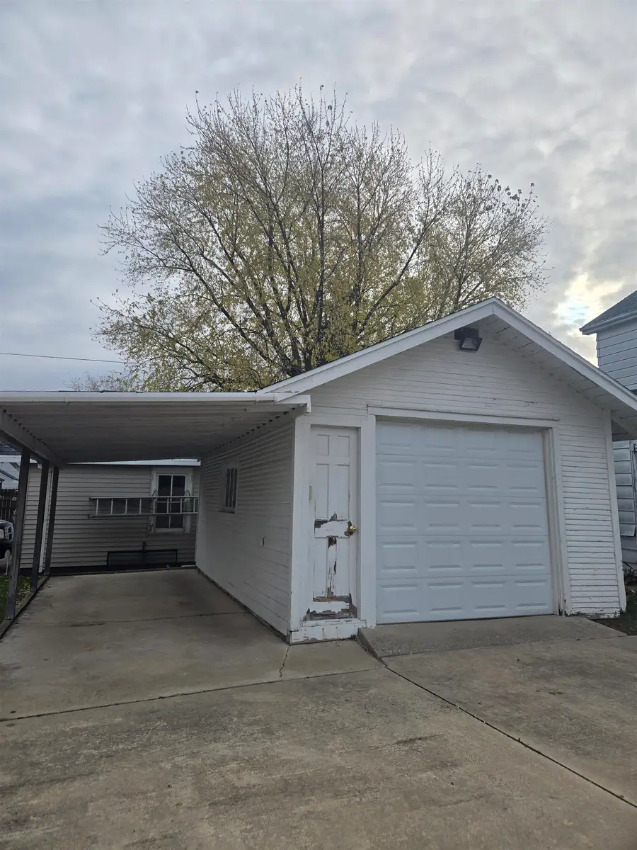 51 W 12th Avenue, Oshkosh, WI 54902-9582 - Image #2