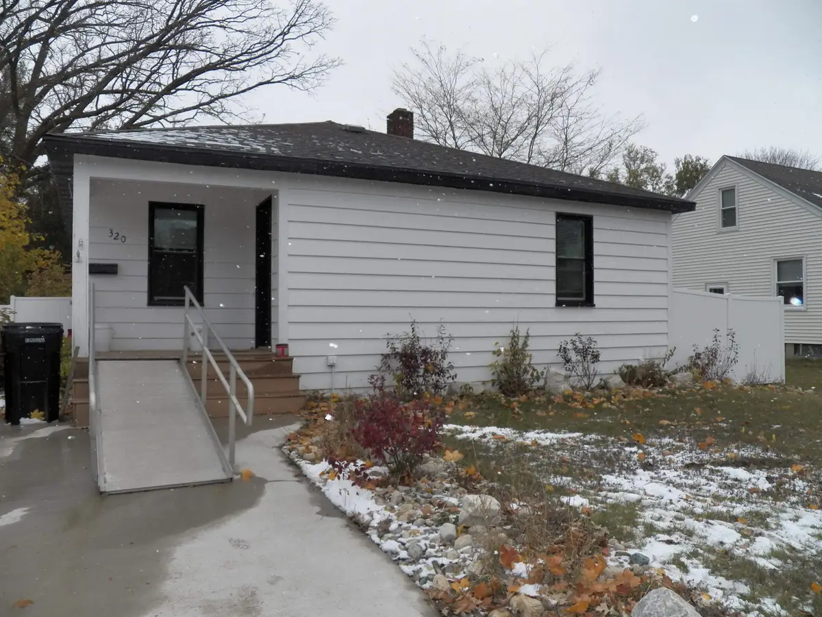 320 Georgia Street, Sturgeon Bay, WI 54235-2345 - Image #1