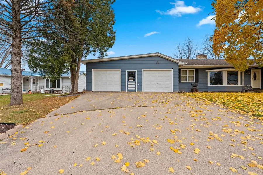 716 Meadow Lane, Manawa, WI 54949-000 - Image #2