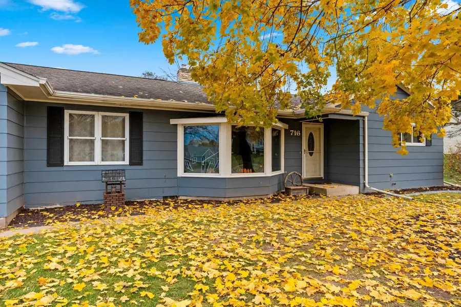 716 Meadow Lane, Manawa, WI 54949-000 - Image #3