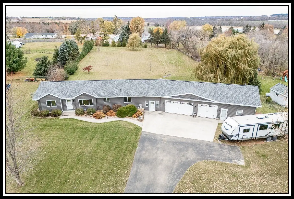 N1613 Erdine Lane, Hortonville, WI 54944-8413 - Image #1