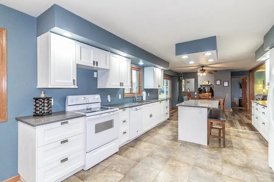 N1613 Erdine Lane, Hortonville, WI 54944-8413 - Image #2