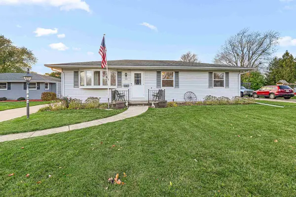 927 Reichow Street, OSHKOSH, WI 54902