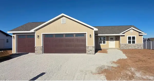 W5604 Tonys Way, APPLETON, WI 54915-2886