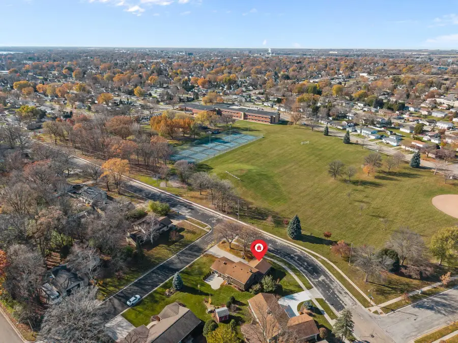 1000 Greendale Street, Menasha, WI 54952 - Image #2