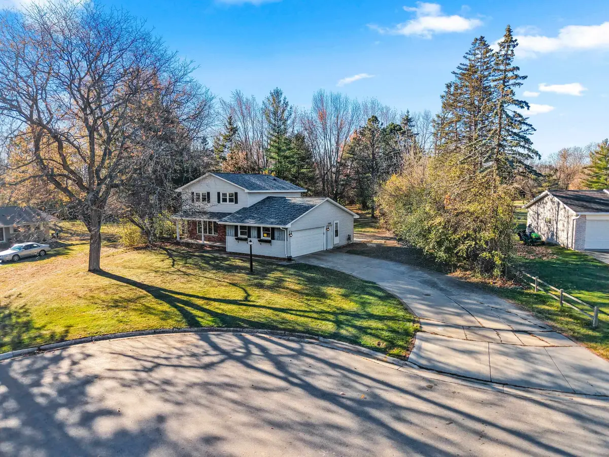 1485 W Marhill Road, Green Bay, WI 54313-6069 - Image #1