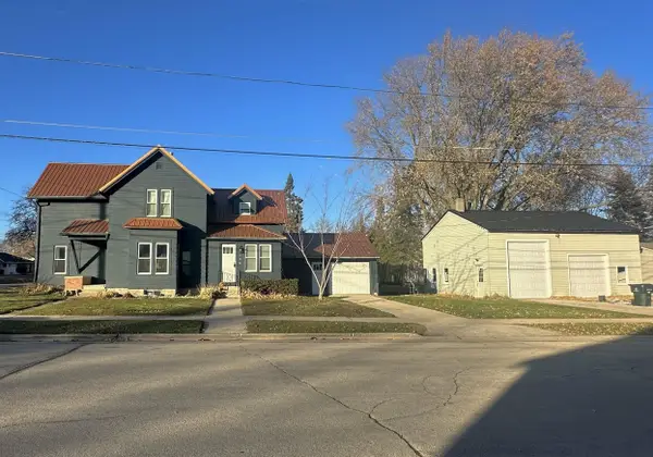 135 W Hickory Street, SEYMOUR, WI 54165
