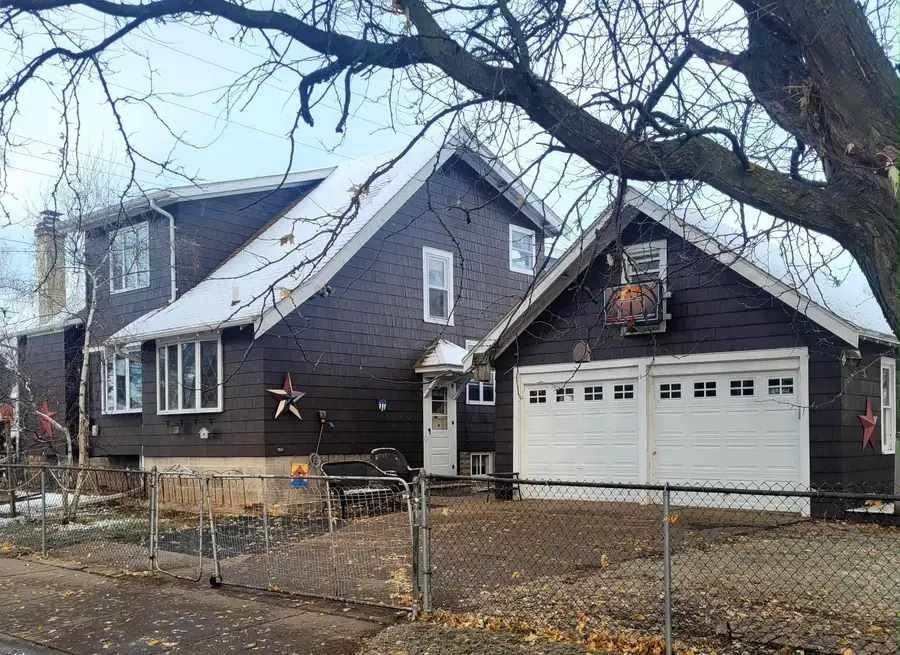 924 Grand Street, Oshkosh, WI 54901-3873 - Image #2