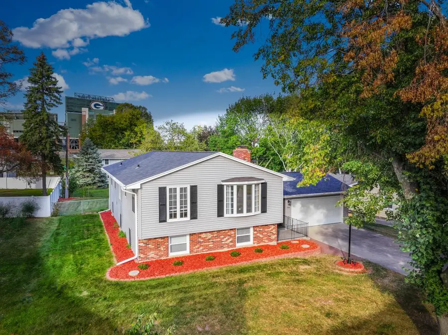 956 Morris Avenue, Green Bay, WI 54304-4402 - Image #3