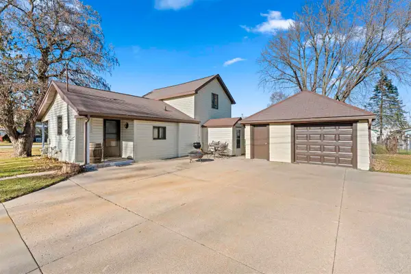 330 Mill Street, MANAWA, WI 54949