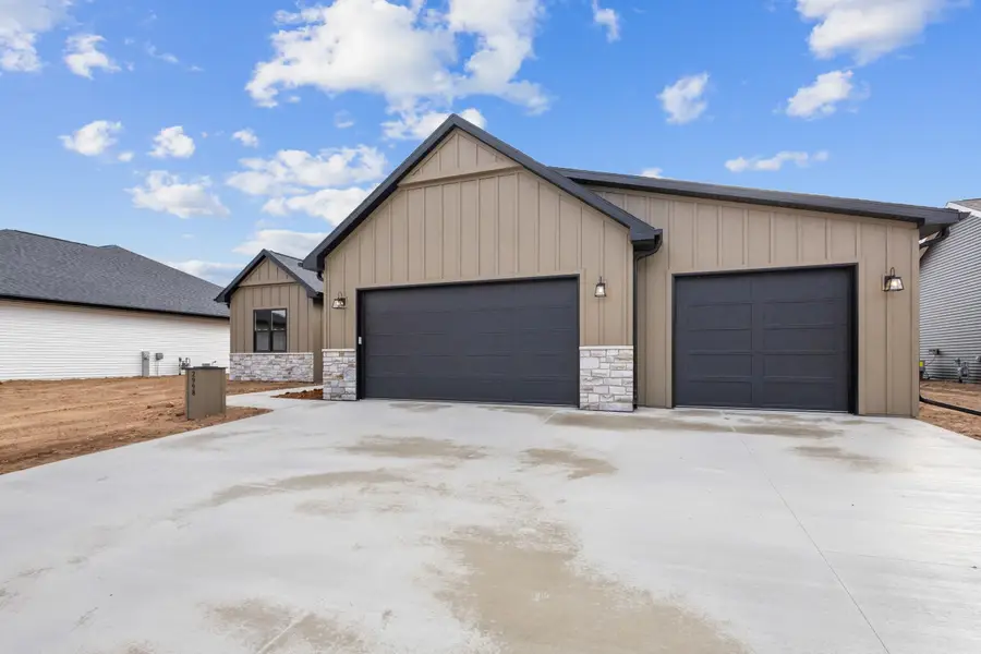 2998 Creekwood Drive, Green Bay, WI 54311 - Image #3