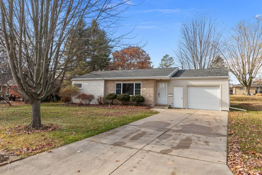 815 Sunset Avenue, Algoma, WI 54201 - Image #2