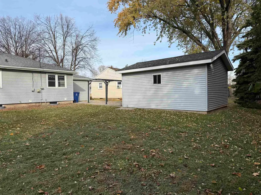 833 Colonial Avenue, Green Bay, WI 54304-2476 - Image #3