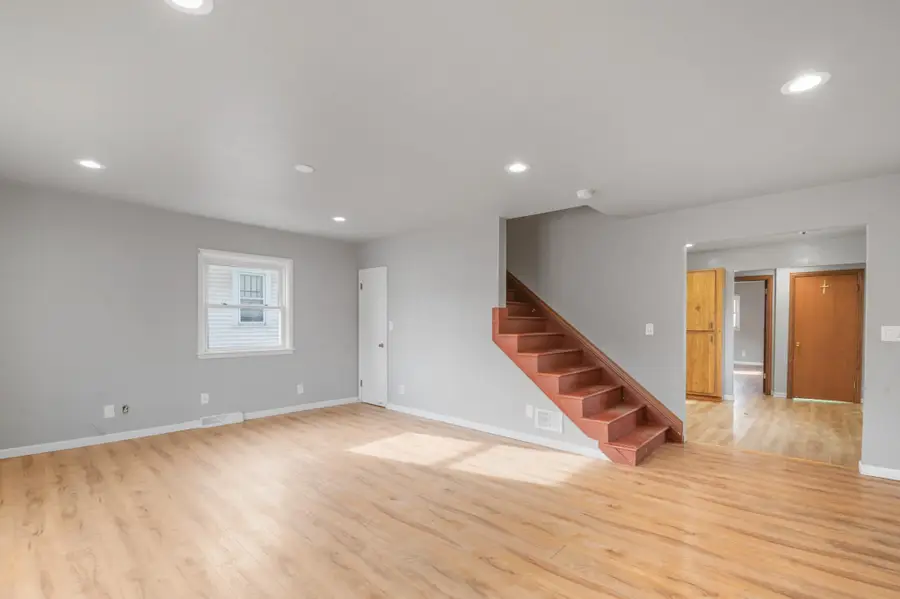 725 N Irwin Avenue, Green Bay, WI 54302 - Image #3