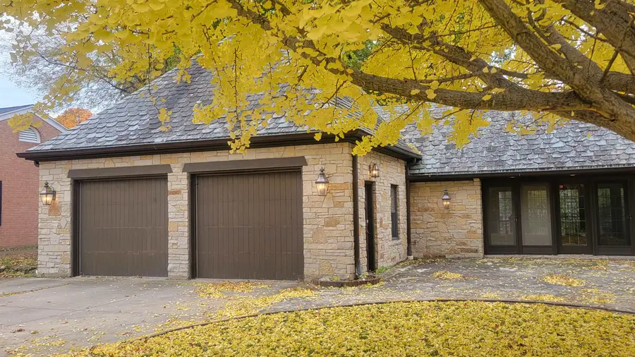 1101 S Monroe Avenue, Green Bay, WI 54301-3207 - Image #2