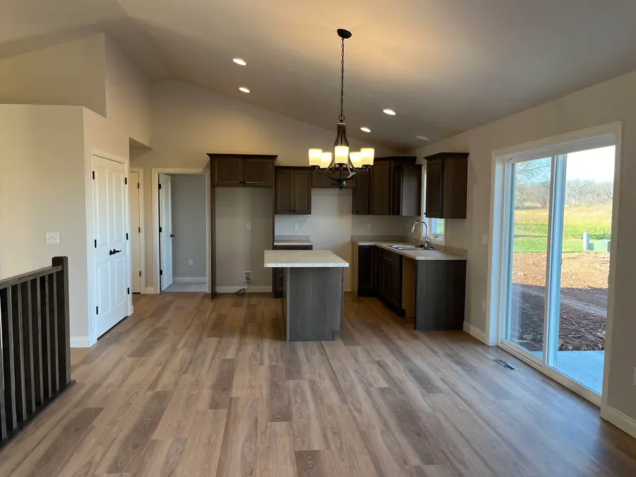 1515 Caroline Drive, New London, WI 54961-7319 - Image #2