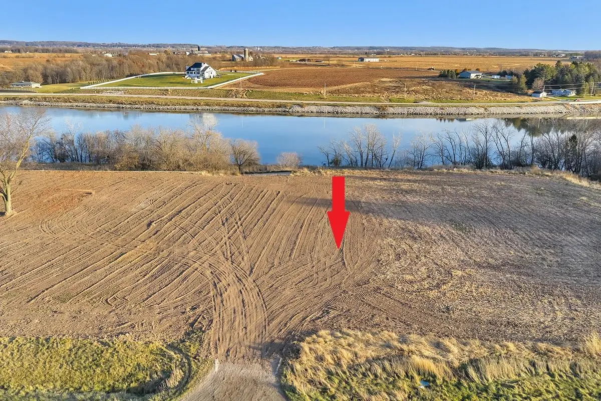 4325 Lost Dauphin Road #5, Wrightstown, WI 54180 - Image #1