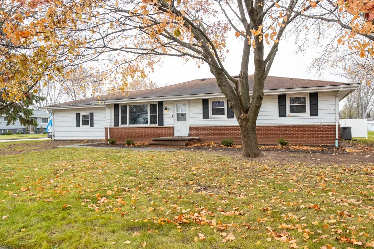 2915 S Gladys Avenue, Appleton, WI 54915 - Image #1