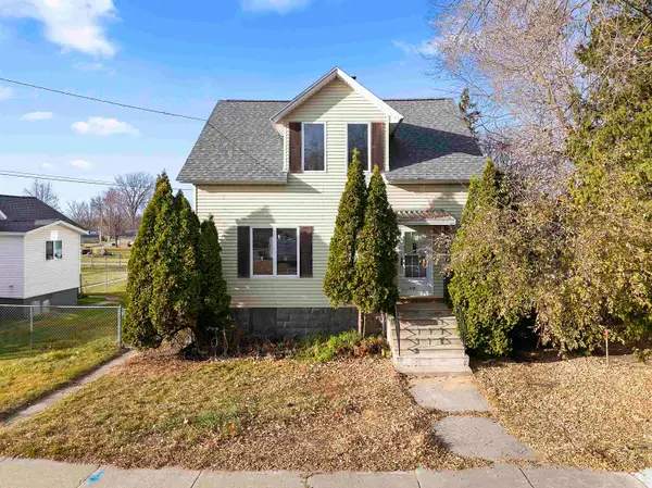 208 Ogden Street, MARINETTE, WI 54143