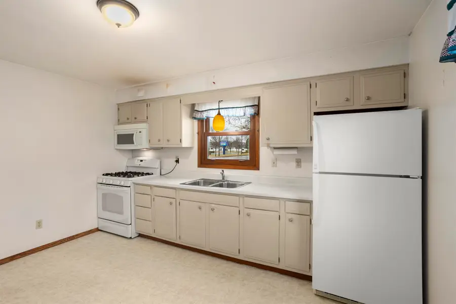 2109 E College Avenue, Appleton, WI 54915 - Image #3