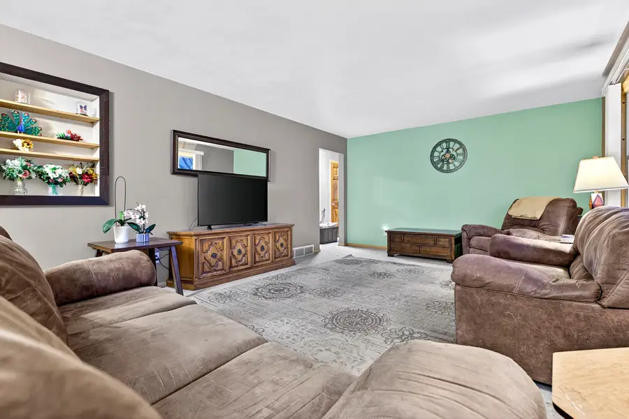 154 N Lark Street, Oshkosh, WI 54902-4232 - Image #3