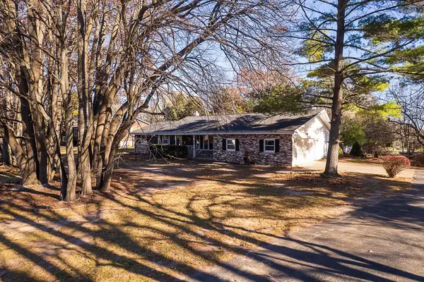 1164 Beechwood Drive, GREEN BAY, WI 54313