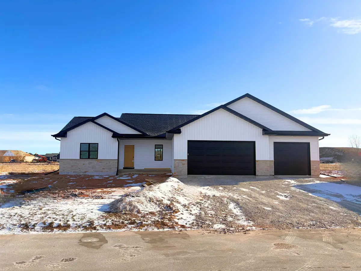 N9220 Homestead Lane, Appleton, WI 54915 - Image #1