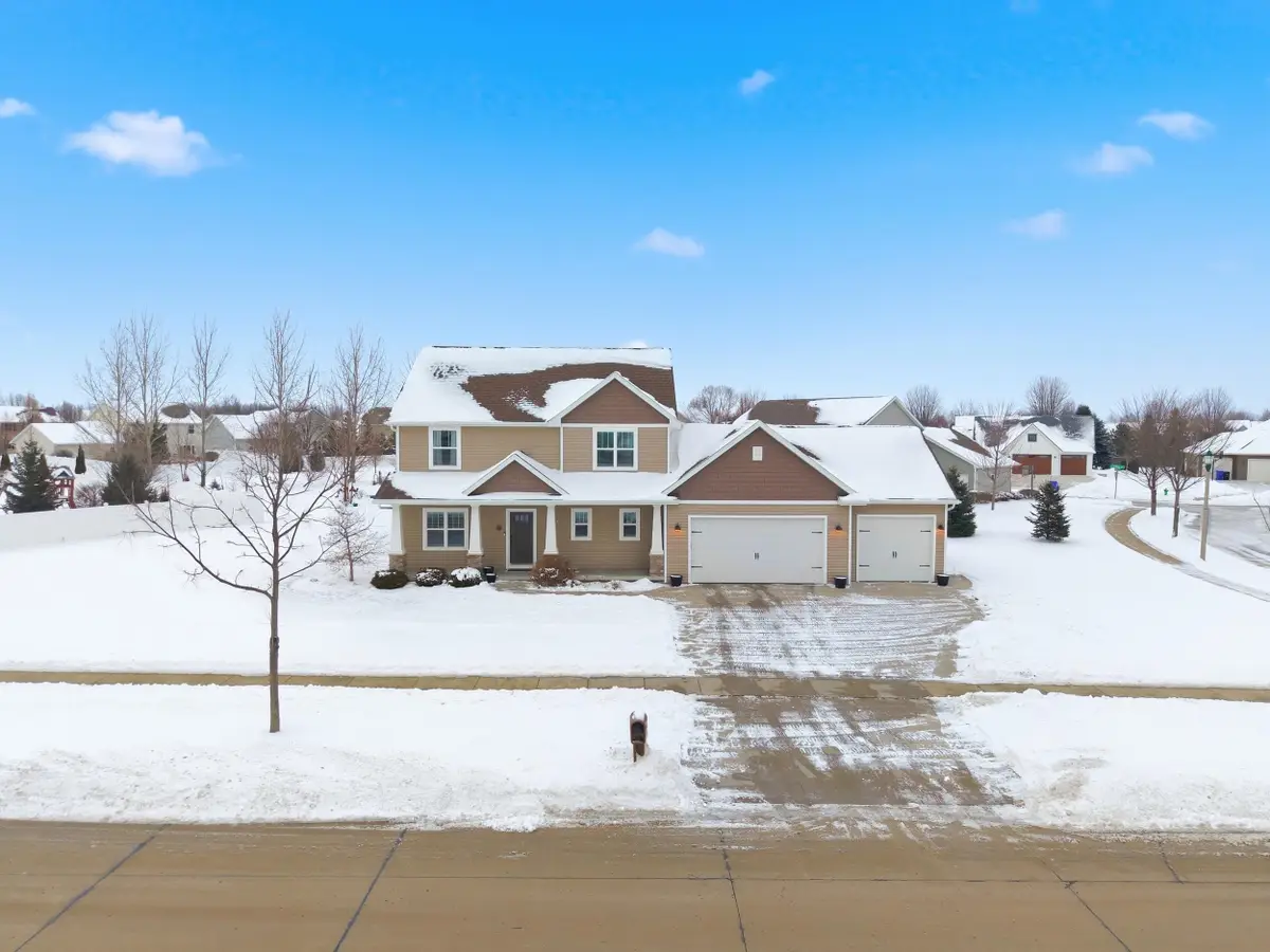 4620 N Lightning Drive, Appleton, WI 54913 - Image #1