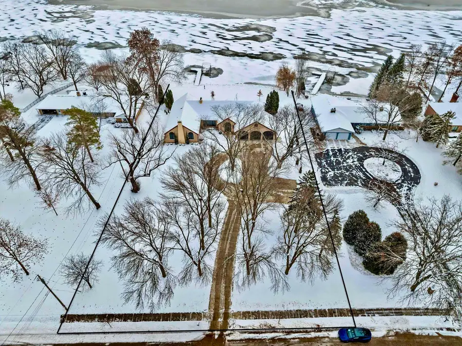 2045 Lost Dauphin Road, De Pere, WI 54115-1605 - Image #3