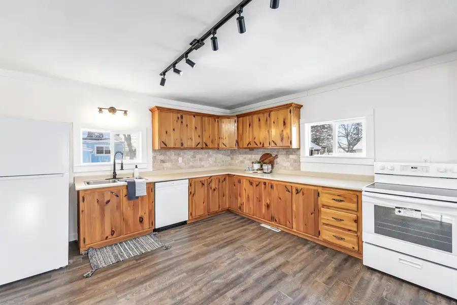 630 Lee Street, Seymour, WI 54165 - Image #2