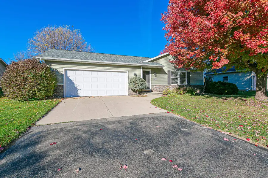 1142 Morgan Taylor Court, Menasha, WI 54952 - Image #2