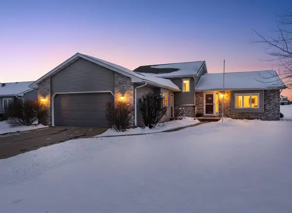 3200 S Huckleberry Lane, APPLETON, WI 54915