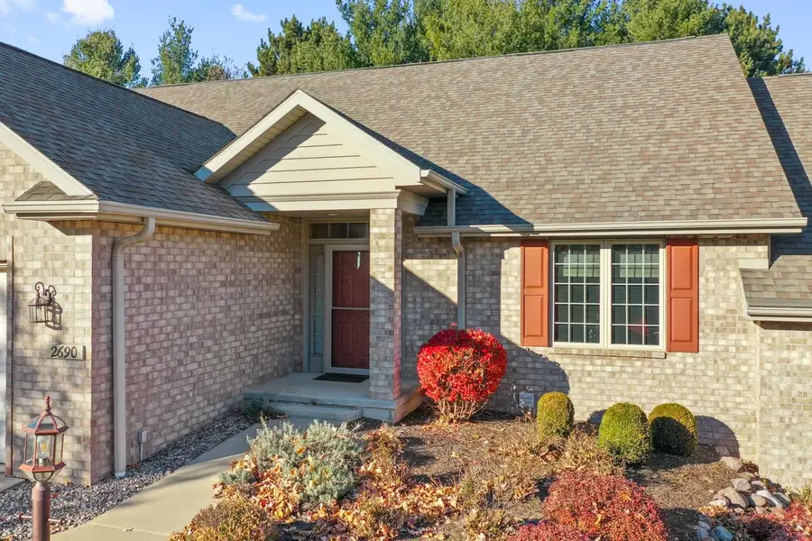 2690 Woodfield Court, Green Bay, WI 54313-9567 - Image #2