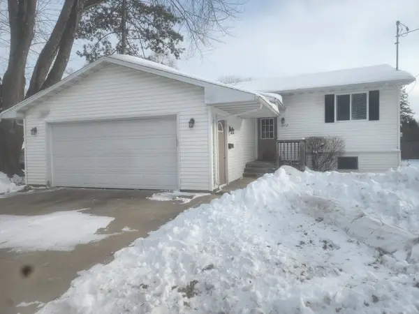 1812 N Owaissa Street, APPLETON, WI 54915