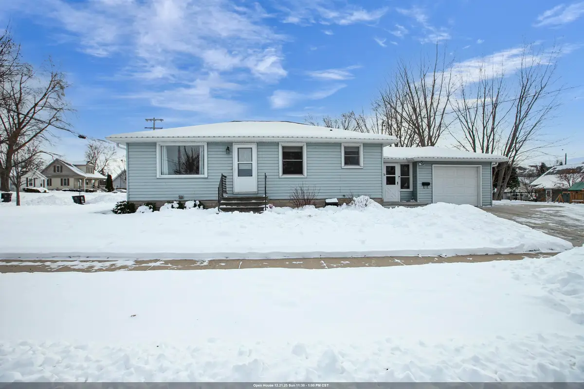 217 E Mckinley Avenue, Little Chute, WI 54140 - Image #1