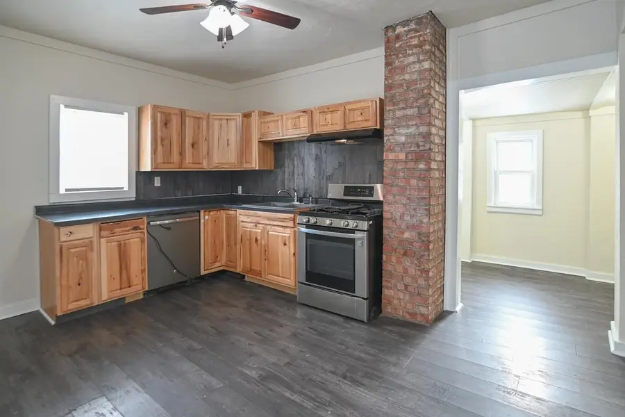 525 School Avenue, Oshkosh, WI 54901 - #3