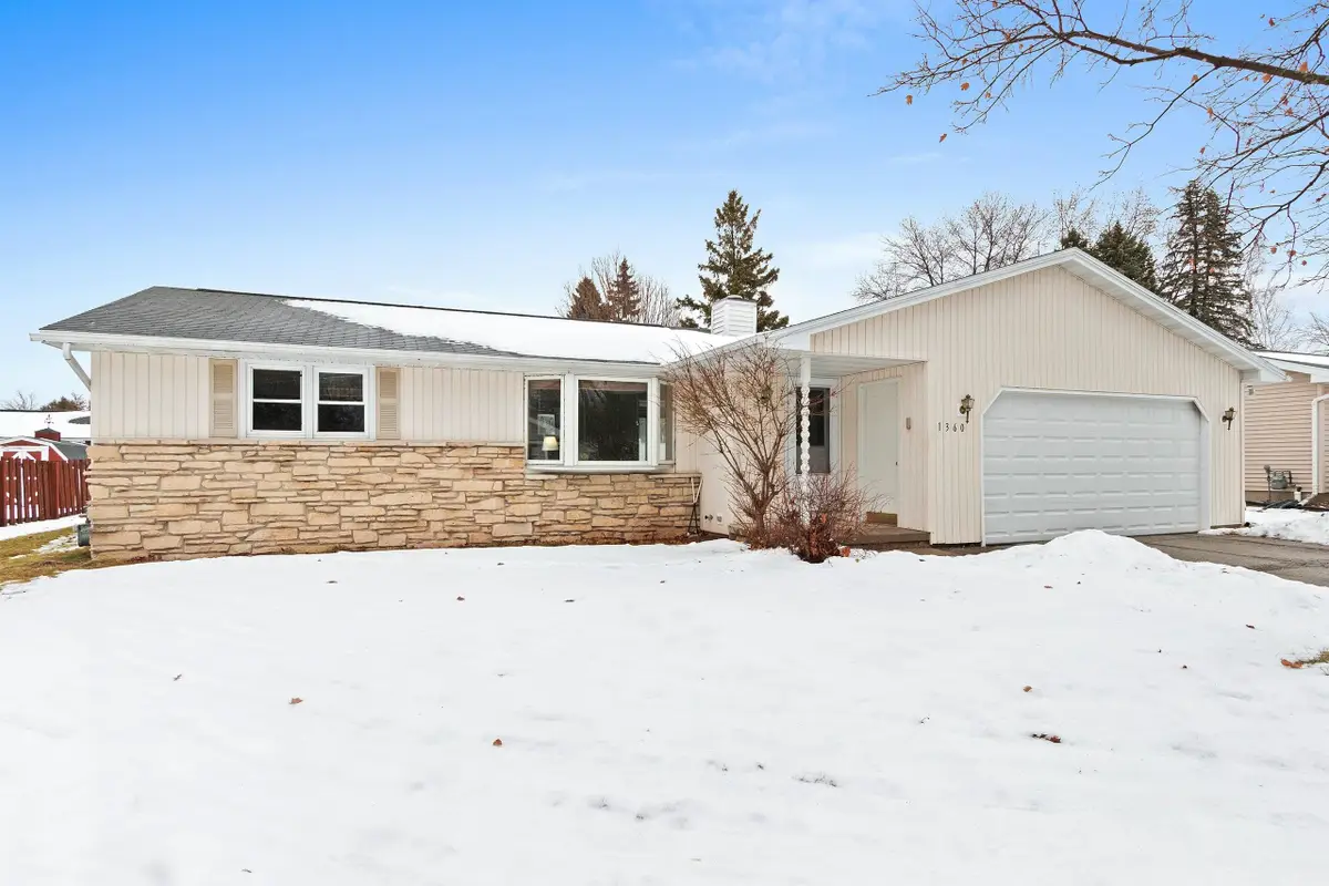 1360 Glen Road, Ashwaubenon, WI 54313 - Image #1