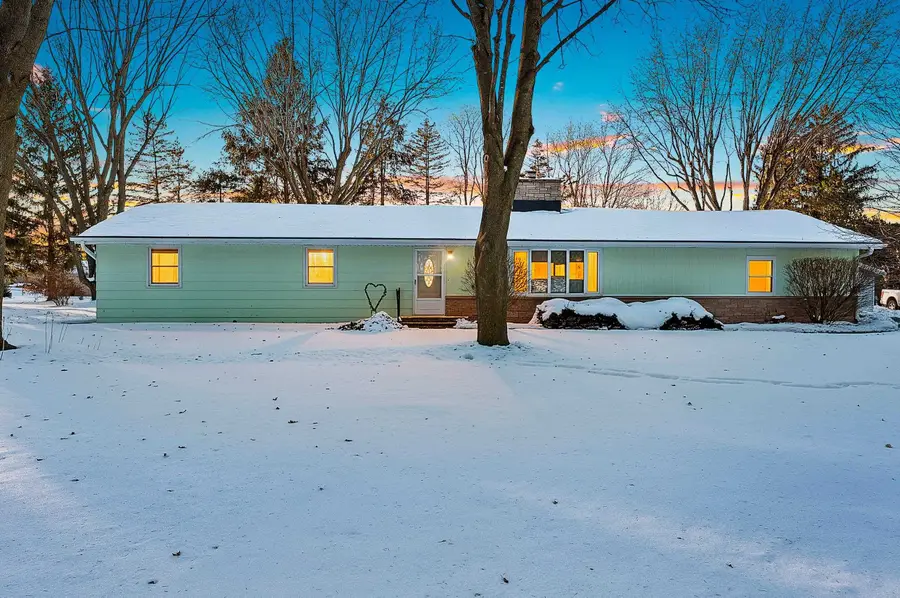 W6515 Greenville Drive, Greenville, WI 54942 - Image #2