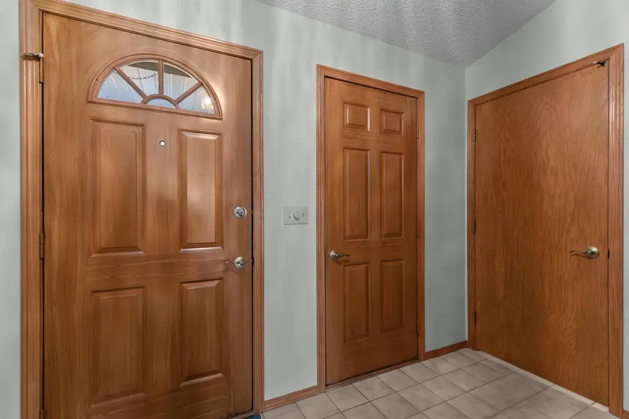 3410 S Telulah Avenue, Appleton, WI 54915-4655 - Image #2