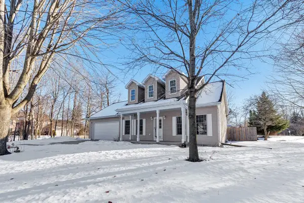 104 Riverwood Court, MISHICOT, WI 54228