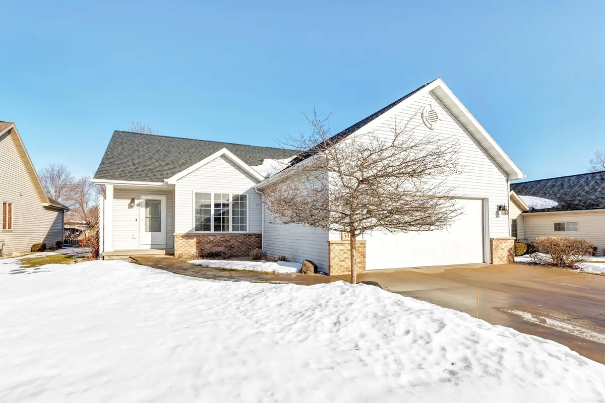 5012 W Boxwood Lane, Appleton, WI 54913 - Image #1