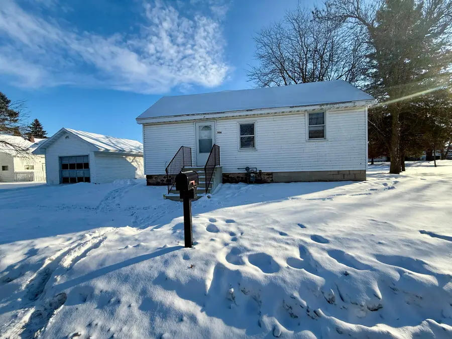 264 Cook Avenue, Oconto, WI 54153 - Image #2